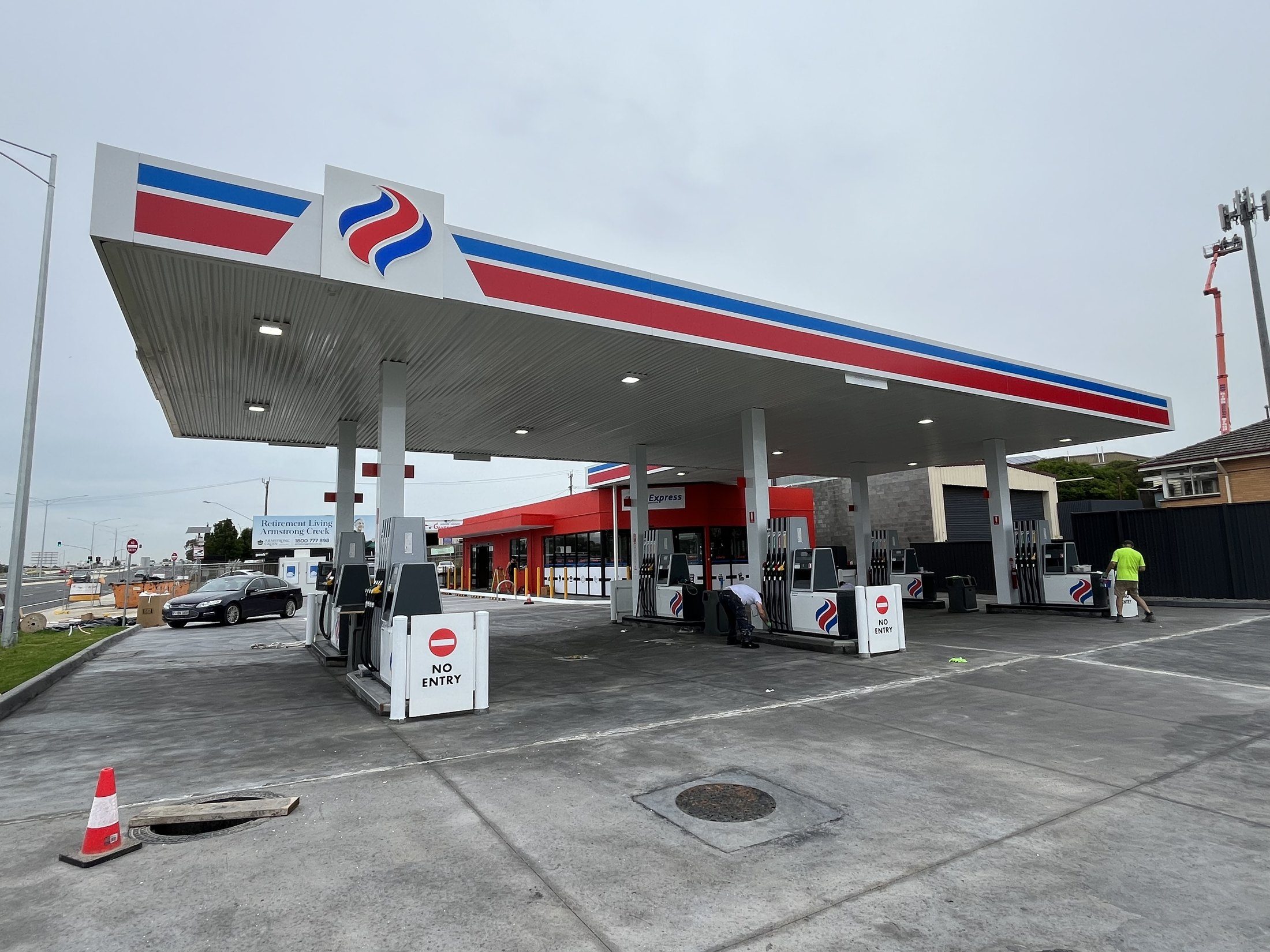 Barwon Heads Road Service Station, Belmont